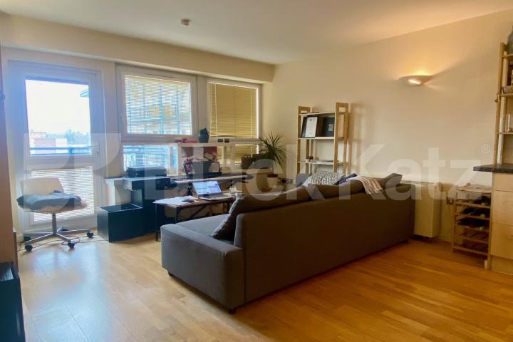 Situated on the seventh floor of this desirable private development The Vista Building, Calderwood Street, Woolwich